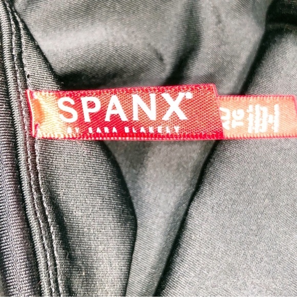 Spanx Leggings Matte Black Camo Shaping Stretch eggings Size XL - Picture 2 of 9